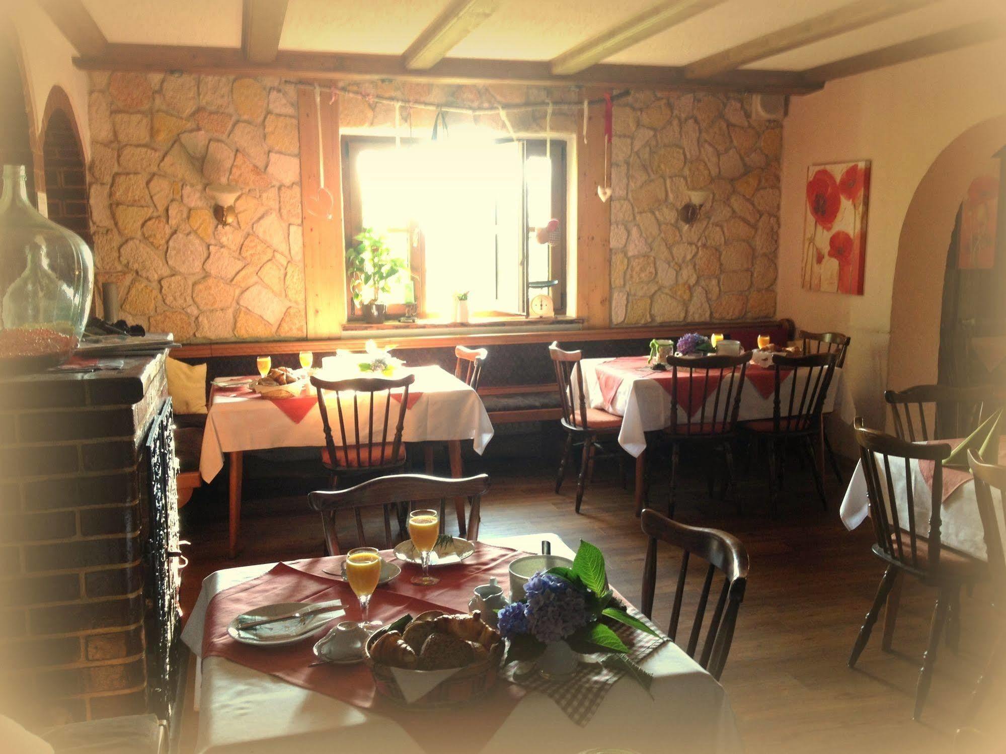 Antjes Schmankerlhotel Und Restaurant Tröstau Dış mekan fotoğraf