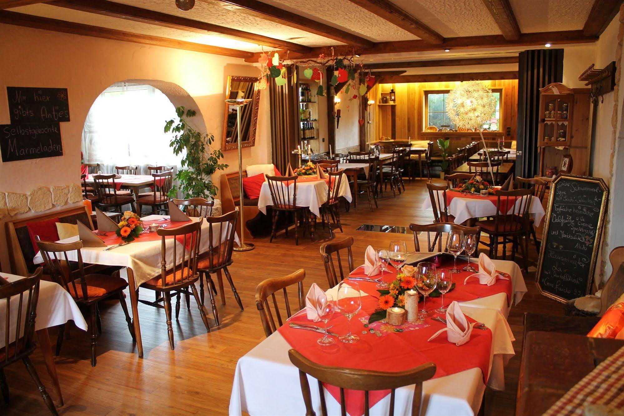 Antjes Schmankerlhotel Und Restaurant Tröstau Dış mekan fotoğraf